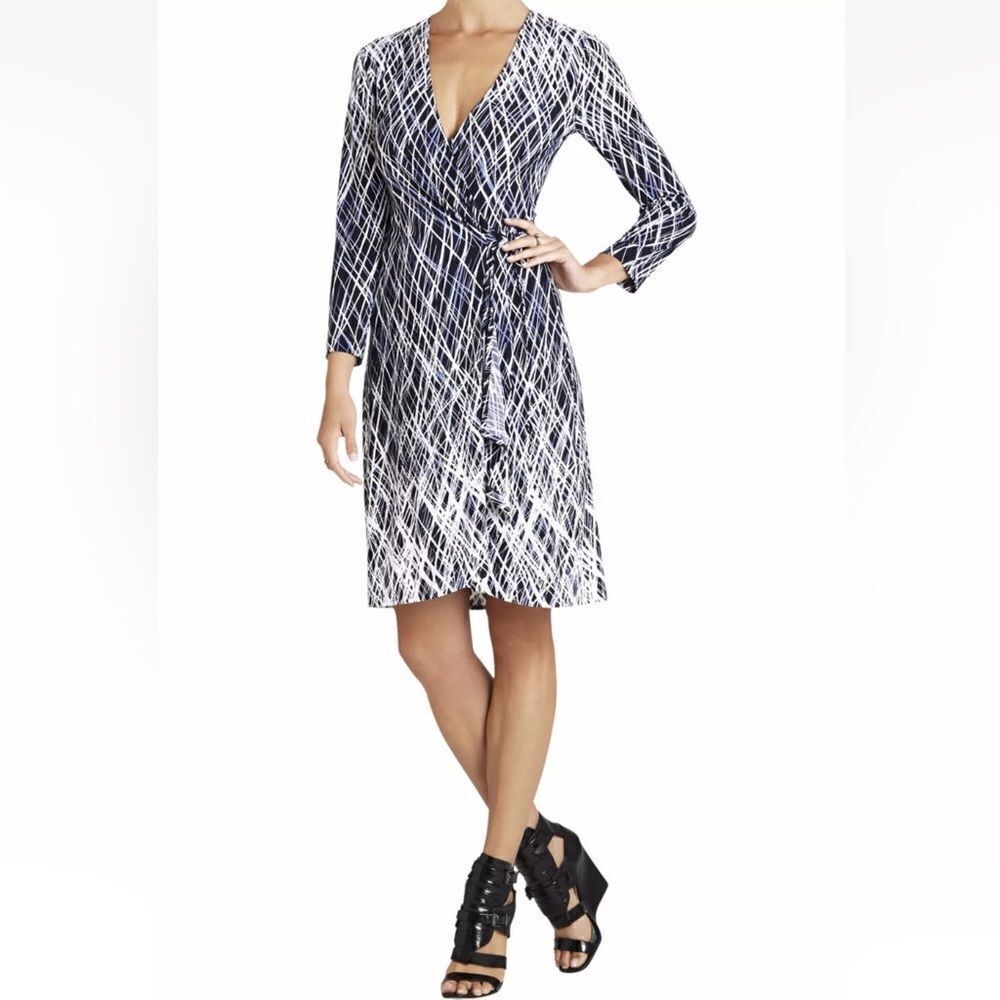 BCBG Max Azria women’s wrap dress size large